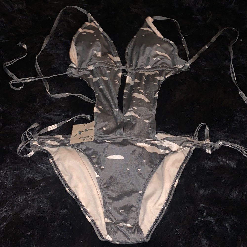 Marina West - cut out Bathing suit one piece